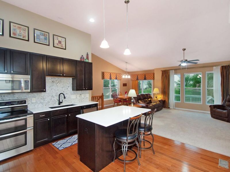 320 Huntington Drive, Hamilton Township, OH 45039 Photo 5