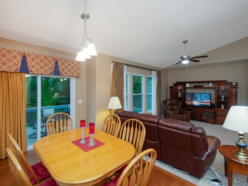 320 Huntington Drive, Hamilton Township, OH 45039 Photo 8