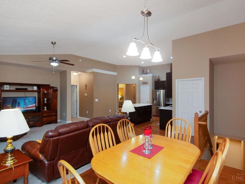 320 Huntington Drive, Hamilton Township, OH 45039 Photo 9