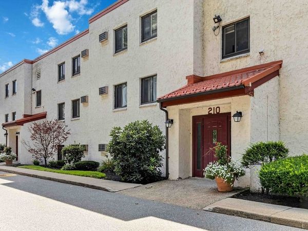 210 Fellsview Terrace, Unit 212, Stoneham, MA 02180