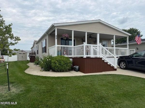 27484 Oregon Road, Perrysburg, OH 43551