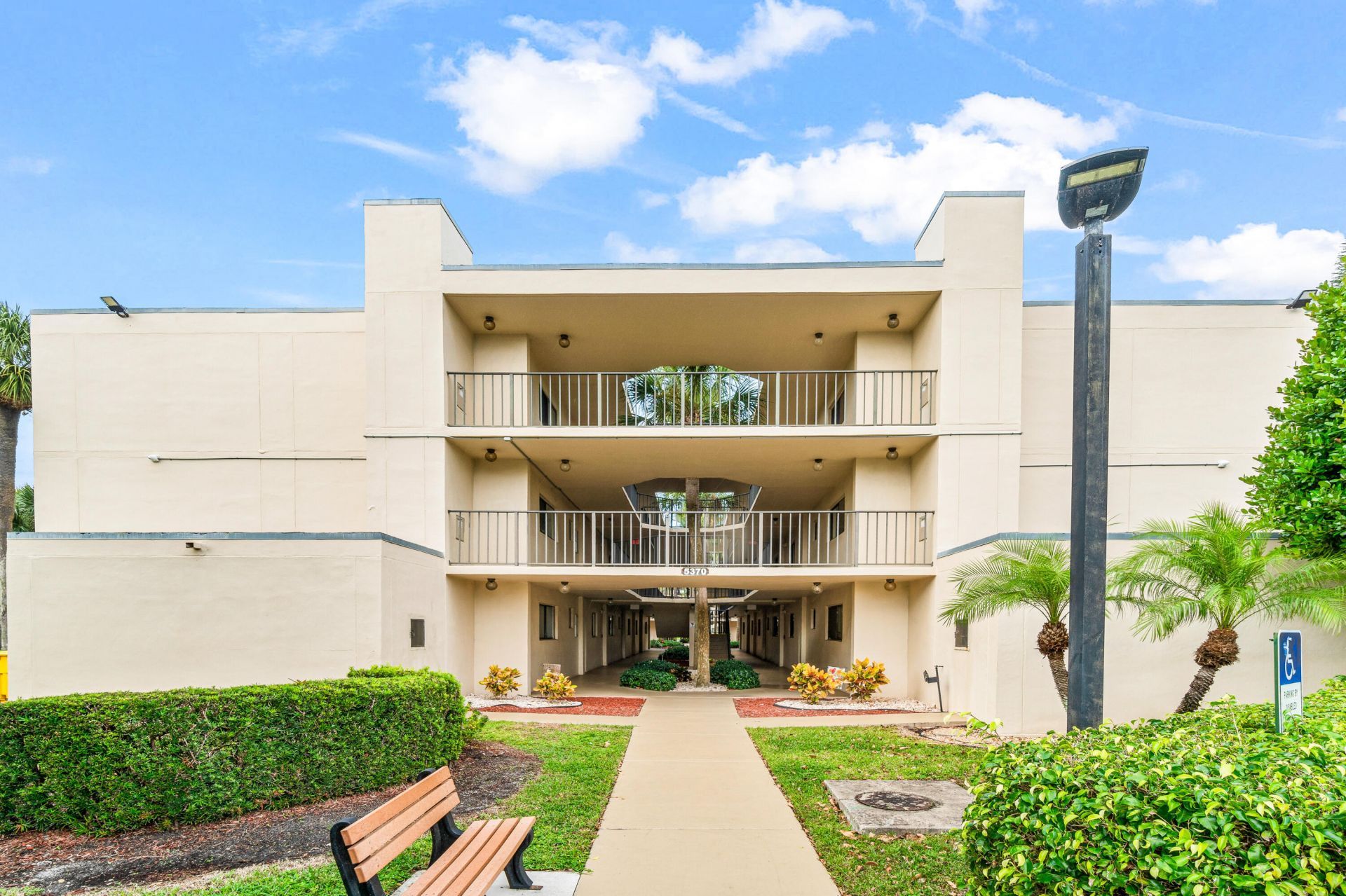 5370 Las Verdes Circle, Unit 209, Delray Beach, FL 33484 Photo