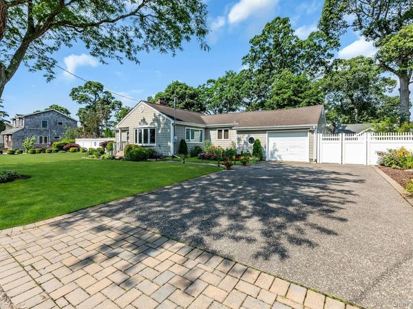 360 Bayport Avenue , Bayport, NY 11705