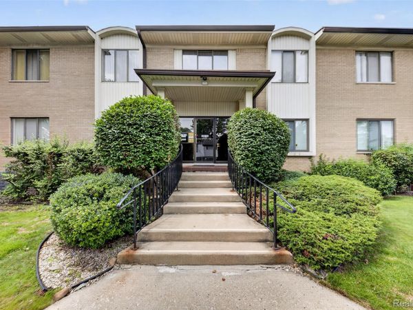 31915 W 14 Mile Road, Farmington Hills, Mi 48334