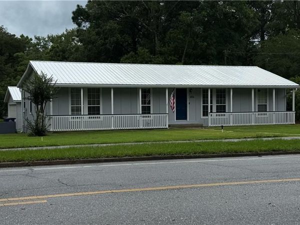 656 Fairhope Avenue , Fairhope, AL 36532