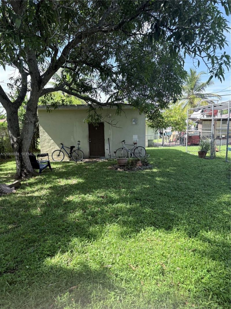1435 NE 139th St, North Miami, FL 33161 Photo