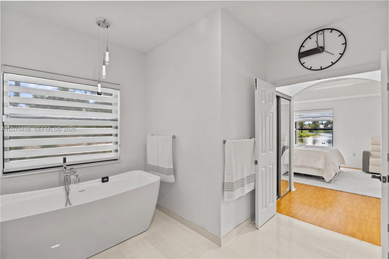 451 NW 194th Ave , Pembroke Pines, FL 33029 Photo