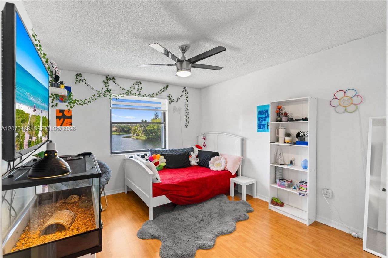 451 NW 194th Ave , Pembroke Pines, FL 33029 Photo