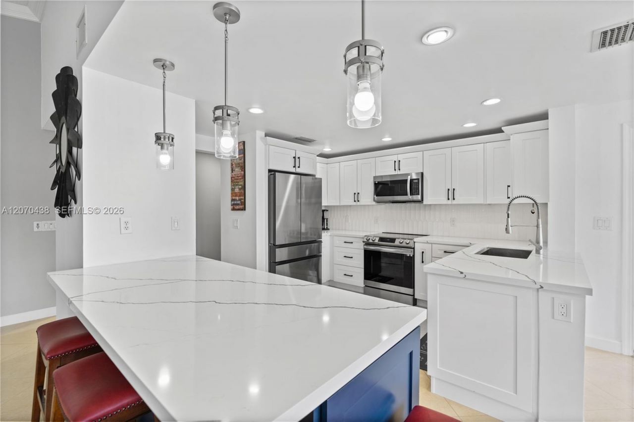 451 NW 194th Ave , Pembroke Pines, FL 33029 Photo