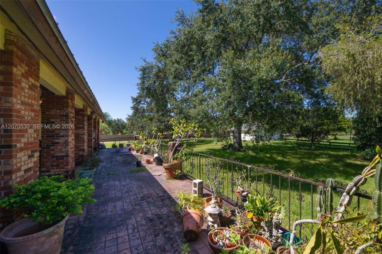 5501 SW 136th Ave, Southwest Ranches, FL 33330 Photo