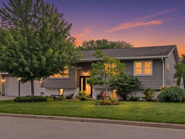 918 Park Ave, Onalaska, WI 54650