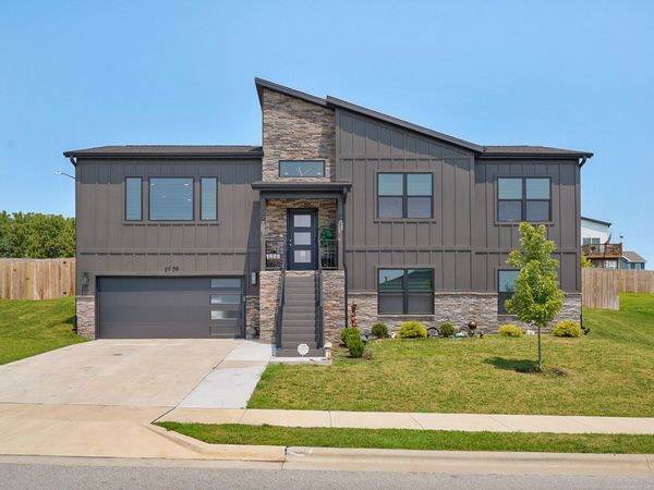 2709 W Pigeon Drive, Ozark, MO 65721