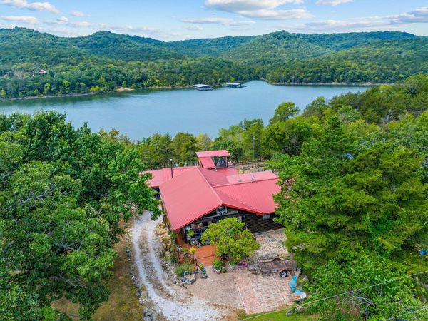 29121 Station Lane , Eagle Rock, MO 65641