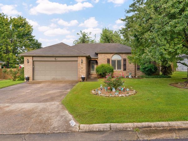 404 N Ellen Street , Nixa, MO 65714