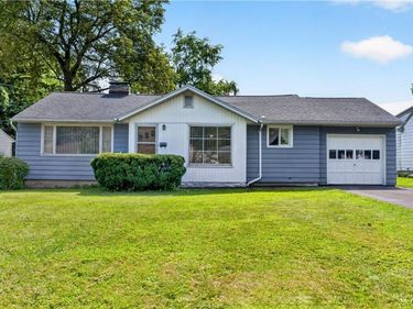 14 Pickwick Rd, Syracuse, NY 13214