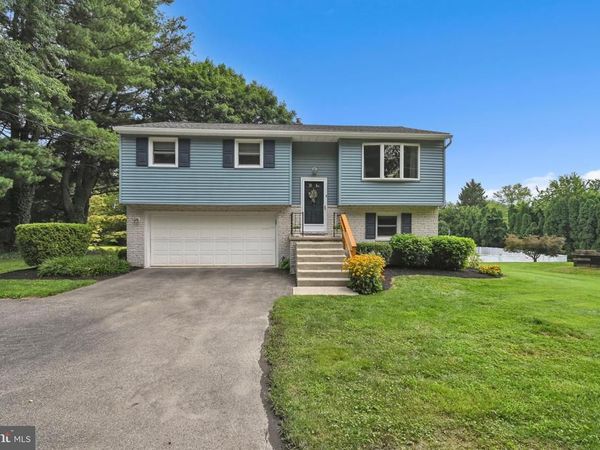 1083 CANADOCHLY ROAD, YORK, PA 17406