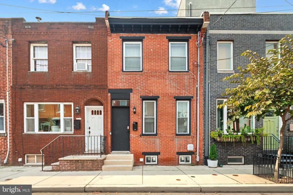 246 Watkins Street, Philadelphia, PA 19148 Main Photo