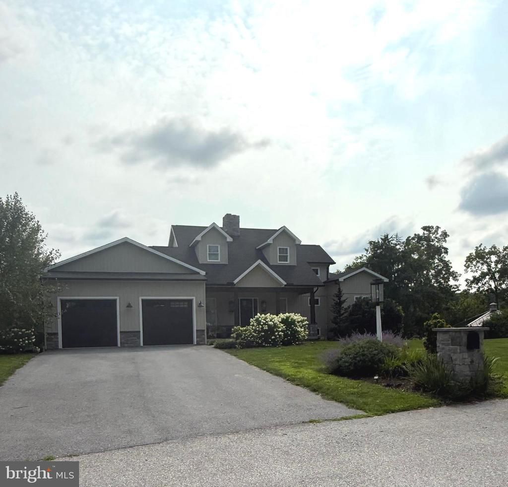 6 CREEKSIDE LANE , CAMP HILL, PA 17011