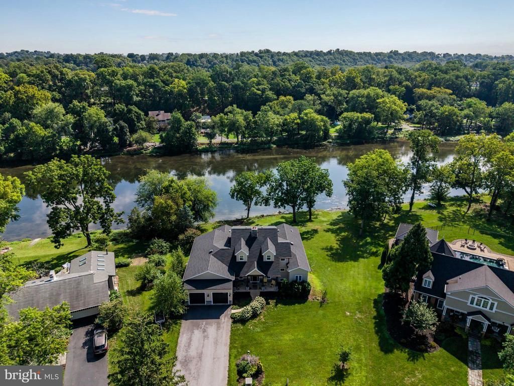 6 CREEKSIDE LANE, CAMP HILL, PA 17011