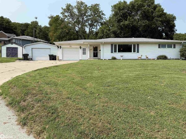 1301 Argyle Street, Hamburg, IA 51640