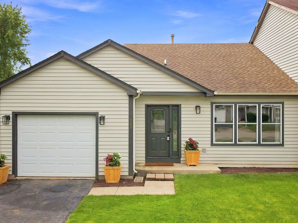 205 Chaparral Circle , Elgin, IL 60120