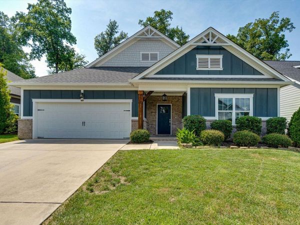 559 Deer Valley Drive, Hixson, TN 37343