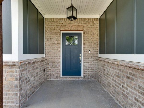559 Deer Valley Drive, Hixson, TN 37343
