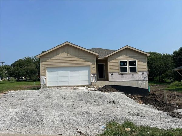 1203 Matthes Lane, Pleasant Hill, MO 64080