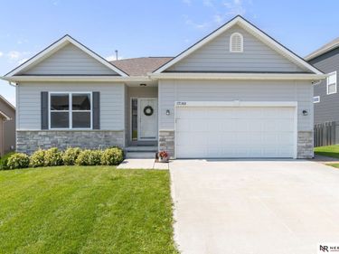 17089 Christensen Road, Gretna, NE 68028