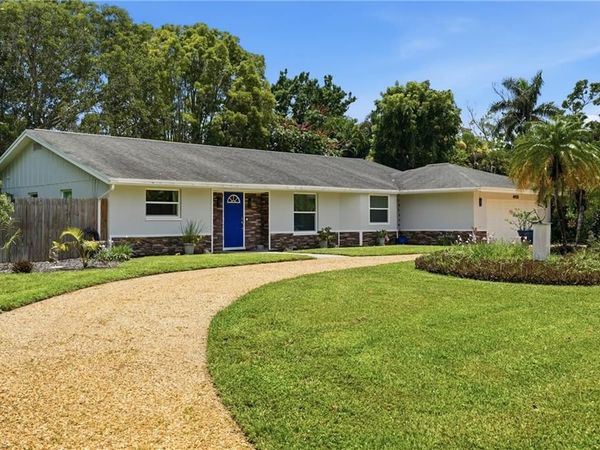 4900 Tahiti LN, NAPLES, FL 34112