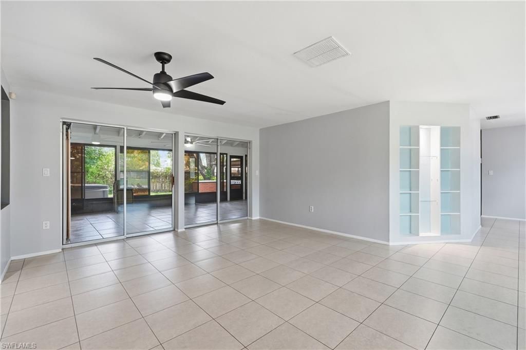 4900 Tahiti Ln, Naples, FL 34112 Photo
