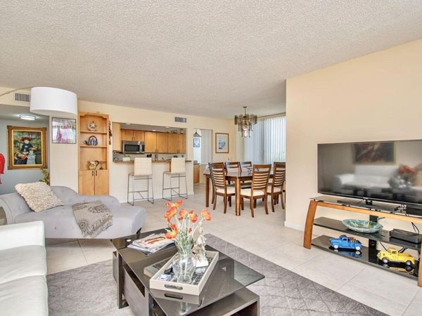 3912 S Ocean Boulevard, Highland Beach, FL 33487