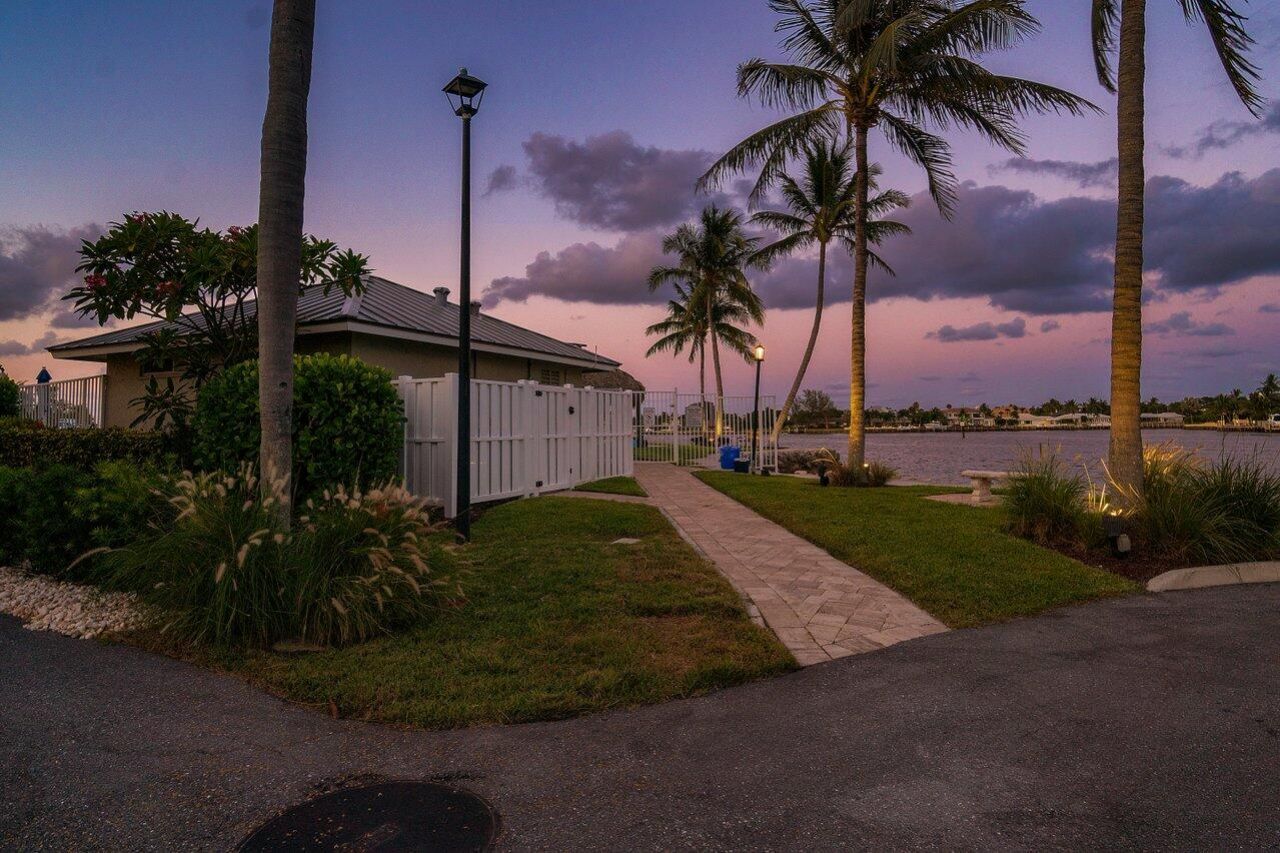 611 NE 12th Terrace, Unit 2, Boynton Beach, FL 33435 Photo