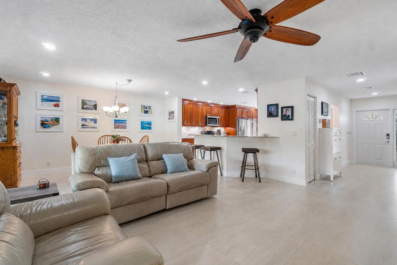 611 NE 12th Terrace, Unit 2, Boynton Beach, FL 33435 Photo
