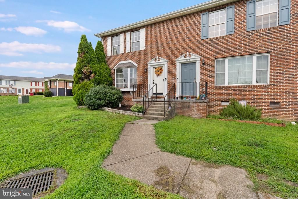 222 Parkside Drive, Winchester, VA 22602 Main Photo