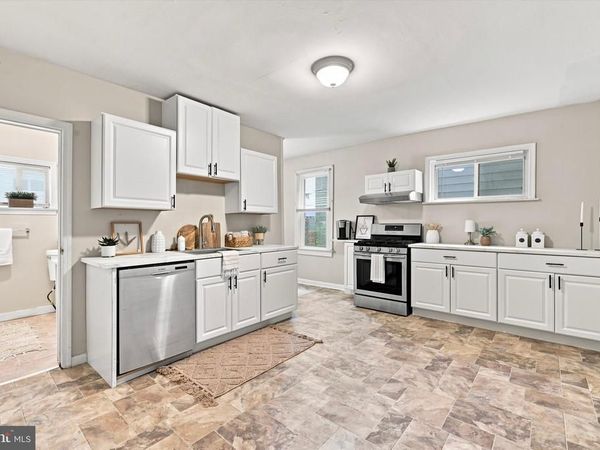 35 MARSHALL AVENUE, MARCUS HOOK, PA 19061