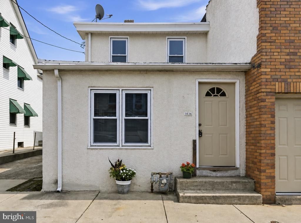 35 MARSHALL AVENUE , MARCUS HOOK, PA 19061