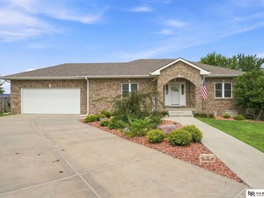 8610 Misty Blue Circle, Lincoln, NE 68505