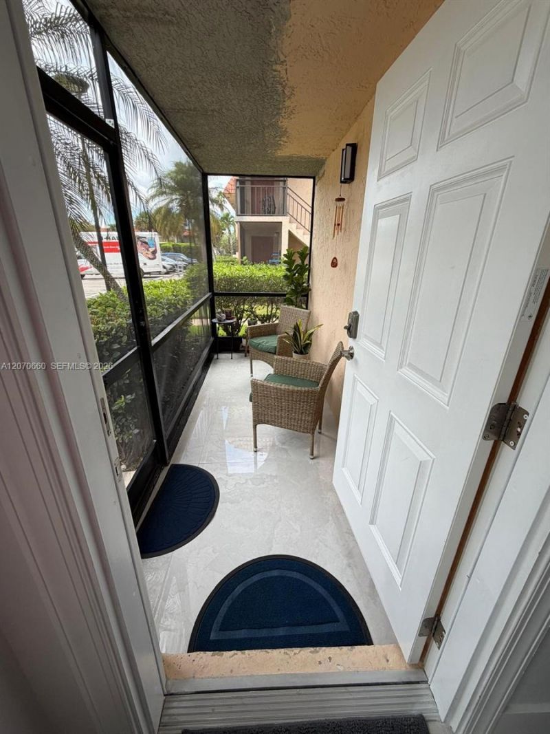 331 Lakeview Dr , Unit 101, Weston, FL 33326 Photo
