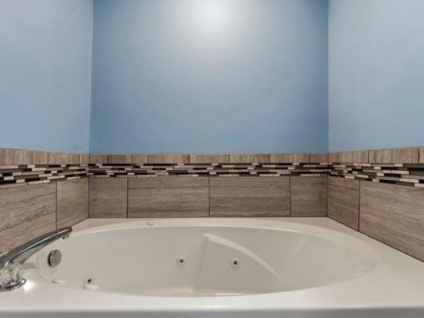 303 Hall Street , Glasgow, KY 42141