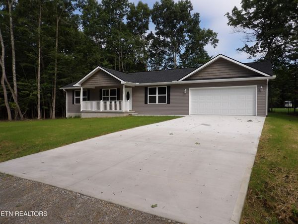 707 Oneida Lane, Crossville, TN 38572