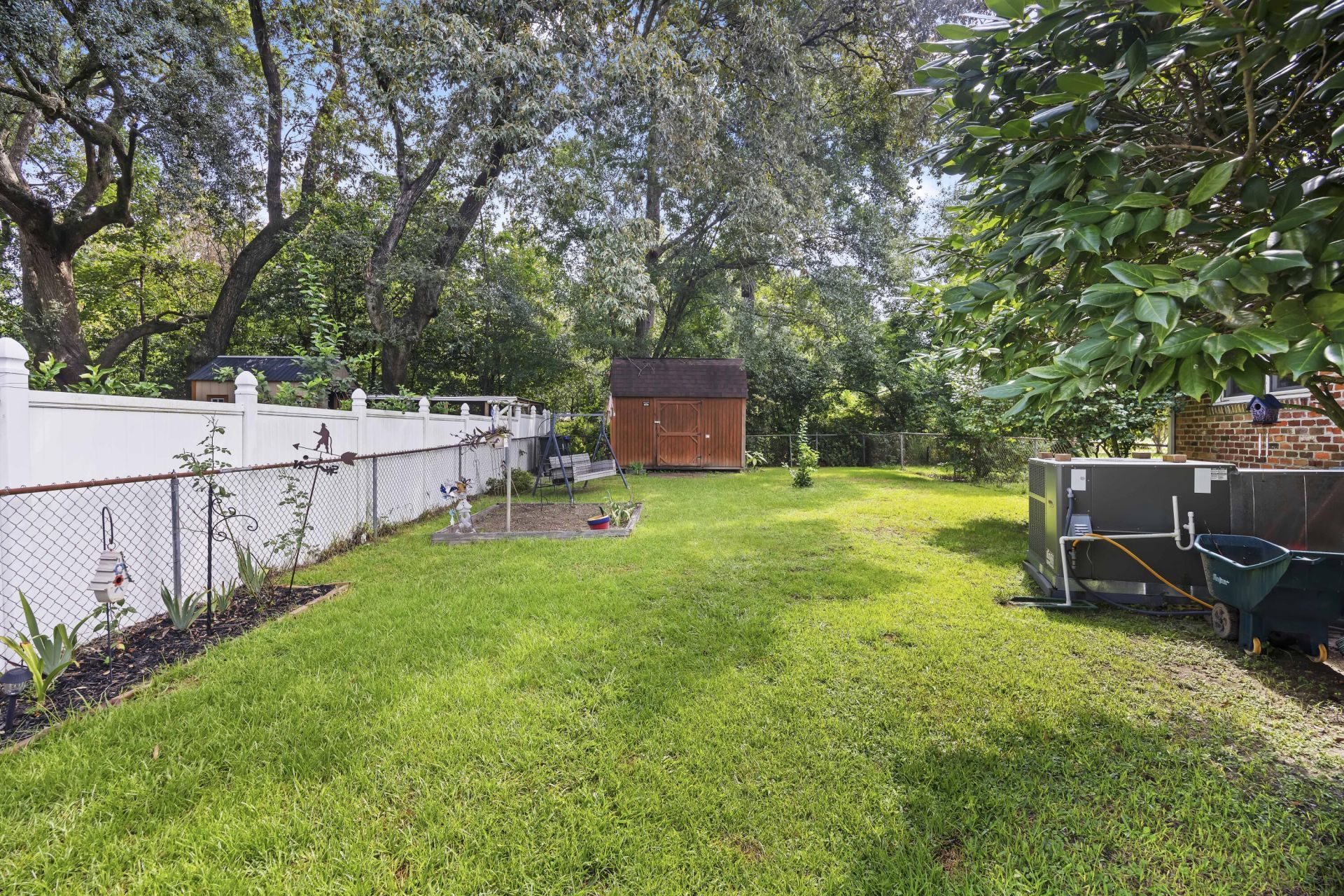 407 Rose Lane Photo 30