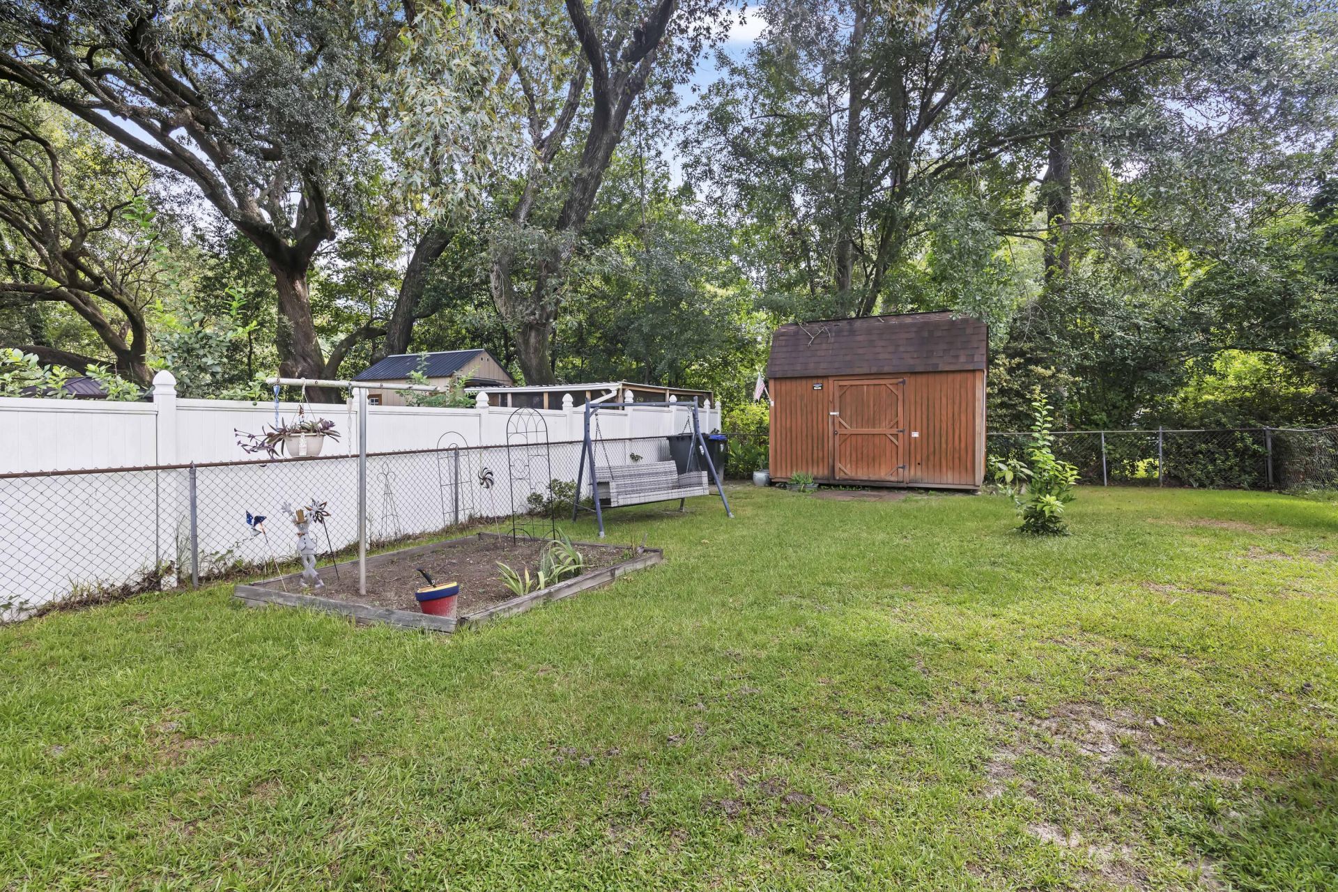 407 Rose Lane Photo 31