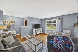 407 Rose Lane photo 4
