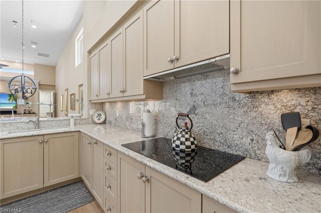 7976 Grand Bay Dr, Unit 5, Naples, FL 34108 Photo