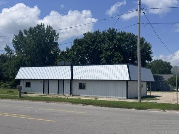 400 S Frederick , Oelwein, IA 50662