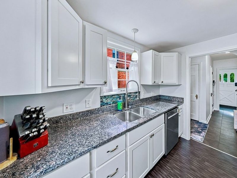 2579 Saybrook Road, University Heights, OH 44118 Photo 4