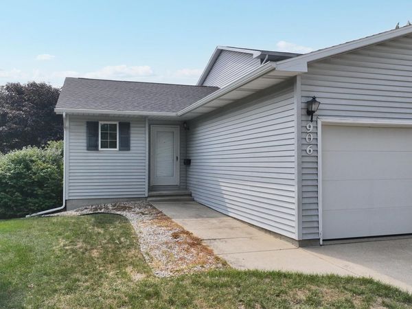 906 Crapo S, Mt Pleasant, MI 48858