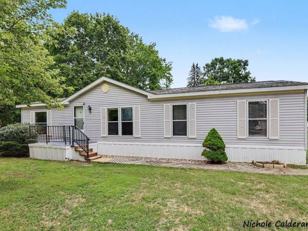 370 W Brooks Street, Newaygo, MI 49337