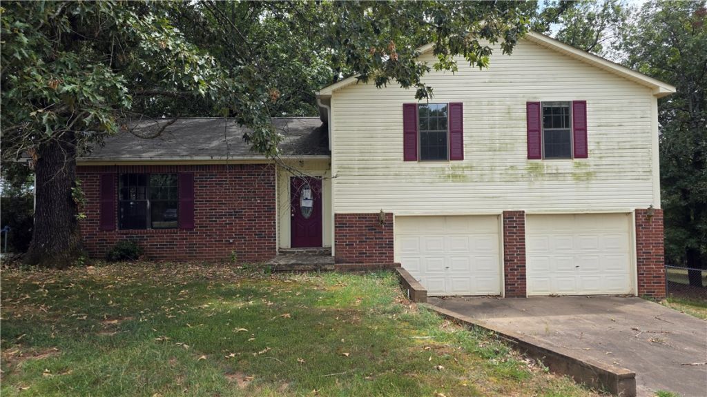 8 Mockingbird Lane , Clarksville, AR 72830 Main Photo